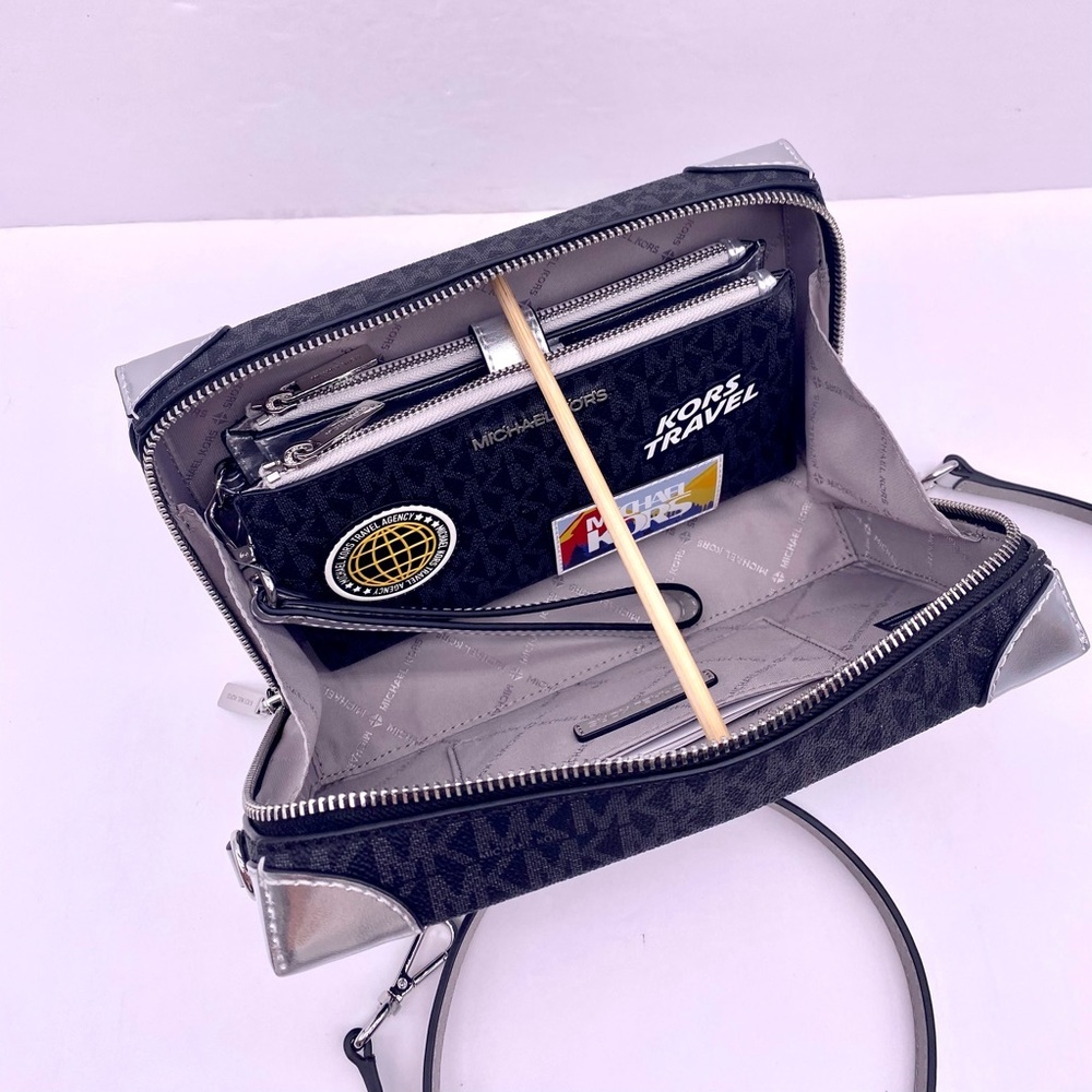 Michael Kors Jeanie Small EW Trunk
Crossbody and Wallet Set - Picture 5 of 13